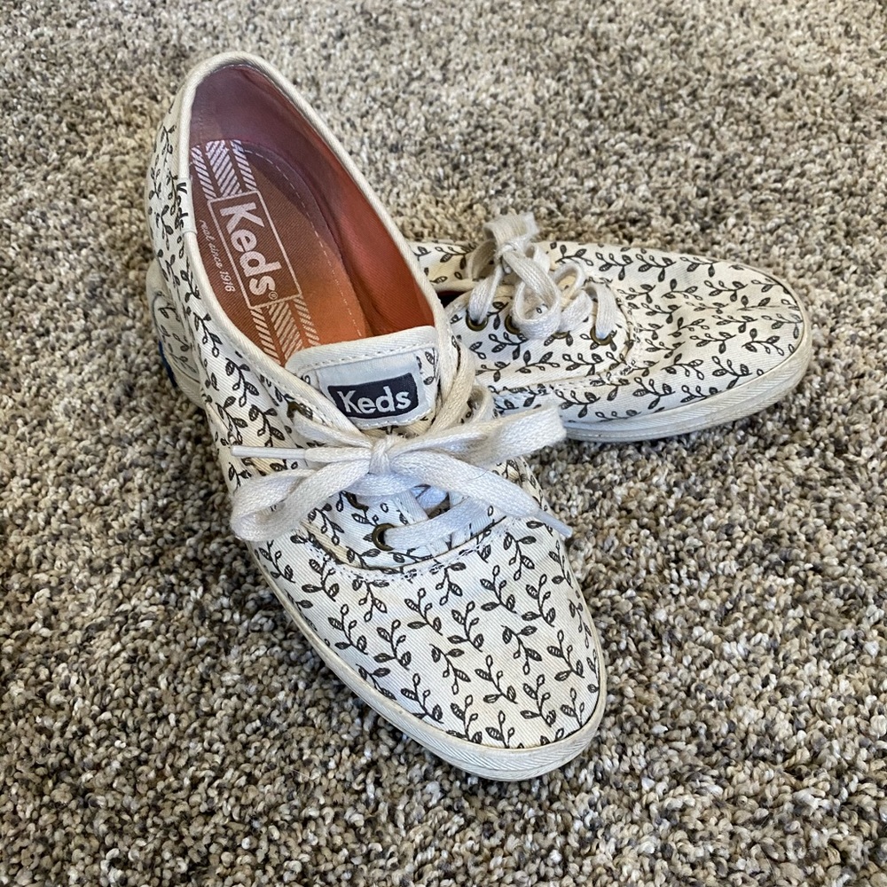 Keds with leaves